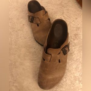 BIRKENSTOCK Boston Leather Clogs